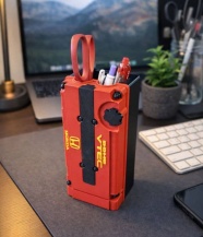 エンジンヘッド型ペン立て
